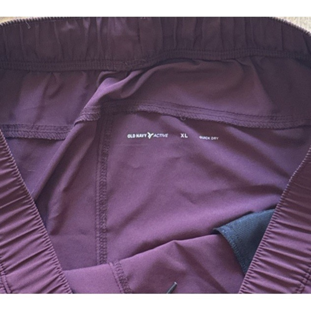 Old Navy Active Shorts XL Maroon/Burgundy Dark Red Quick Dry Stretch Running - Picture 2 of 4